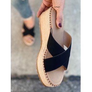 Black espadrille platform sandal